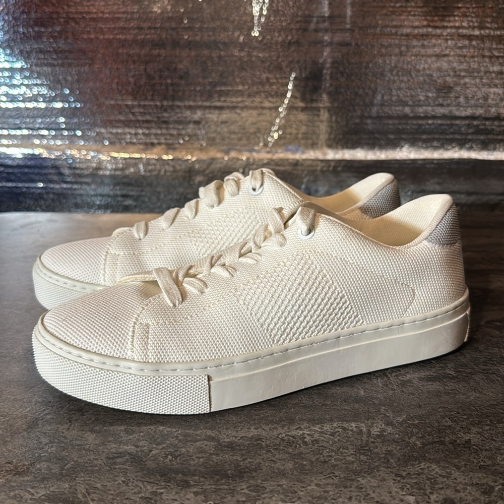 GREATS  Women's White Sneakers. Size 7.5 - Picture 2 of 5